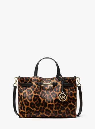 Bolso pequeño Carson de pelo de becerro con estampado de leopardo