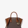 Bolso pequeño de piel con logo de Avril Bolso pequeño de piel con logo de Avril