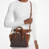 Bolso pequeño de piel con logo de Avril Bolso pequeño de piel con logo de Avril