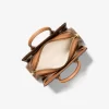 Bolso pequeño Laila con el logotipo de la firma Bolso pequeño Laila con el logotipo de la firma