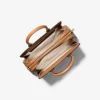 Bolso pequeño Laila con el logotipo de la firma Bolso pequeño Laila con el logotipo de la firma