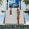 Bolso pequeño Laila con el logotipo de la firma Bolso pequeño Laila con el logotipo de la firma