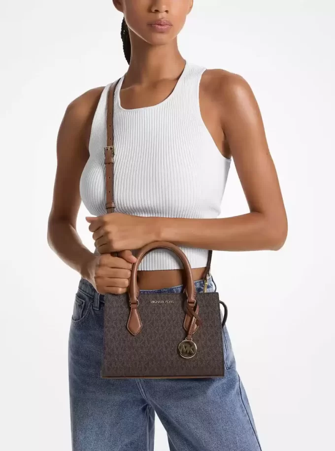 Bolso pequeño tipo cartera Sheila con el logotipo de la firma