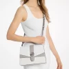 Bolso satchel Greenwich mediano con bloques de color y logotipo exclusivo Bolso satchel Greenwich mediano con bloques de color y logotipo exclusivo