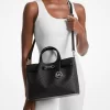 Bolso satchel mediano con logotipo de la firma Carson