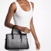 Bolso satchel mediano metálico Laila con logotipo de la firma Bolso satchel mediano metálico Laila con logotipo de la firma