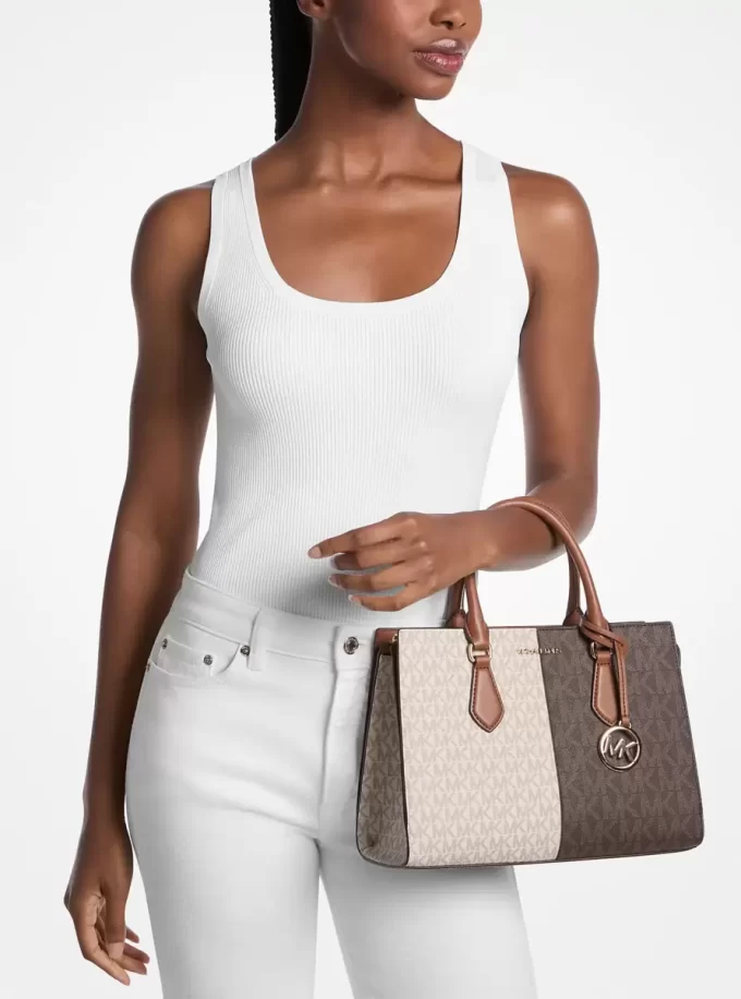 Bolso satchel mediano Sheila con logo distintivo metálico en dos tonos