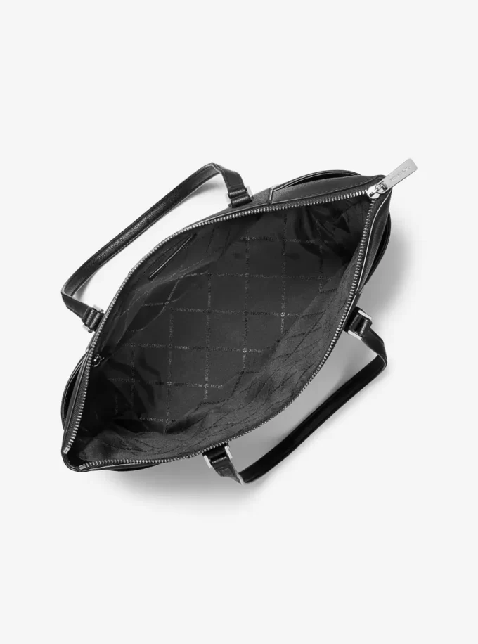Bolso tote Charlotte grande de cuero con cremallera superior y logotipo