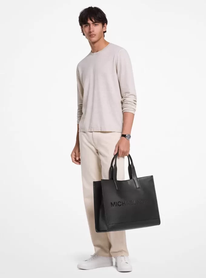Bolso tote de piel granulada con el logotipo de Cooper en relieve Bolso tote de piel granulada con el logotipo de Cooper en relieve