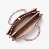 Bolso tote grande de piel saffiano con bolsillo para viajes Jet Set Bolso tote grande de piel saffiano con bolsillo para viajes Jet Set