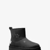 Bota adornada con Winnie Bota adornada con Winnie