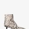 Bota con relieve de serpiente Amali Bota con relieve de serpiente Amali