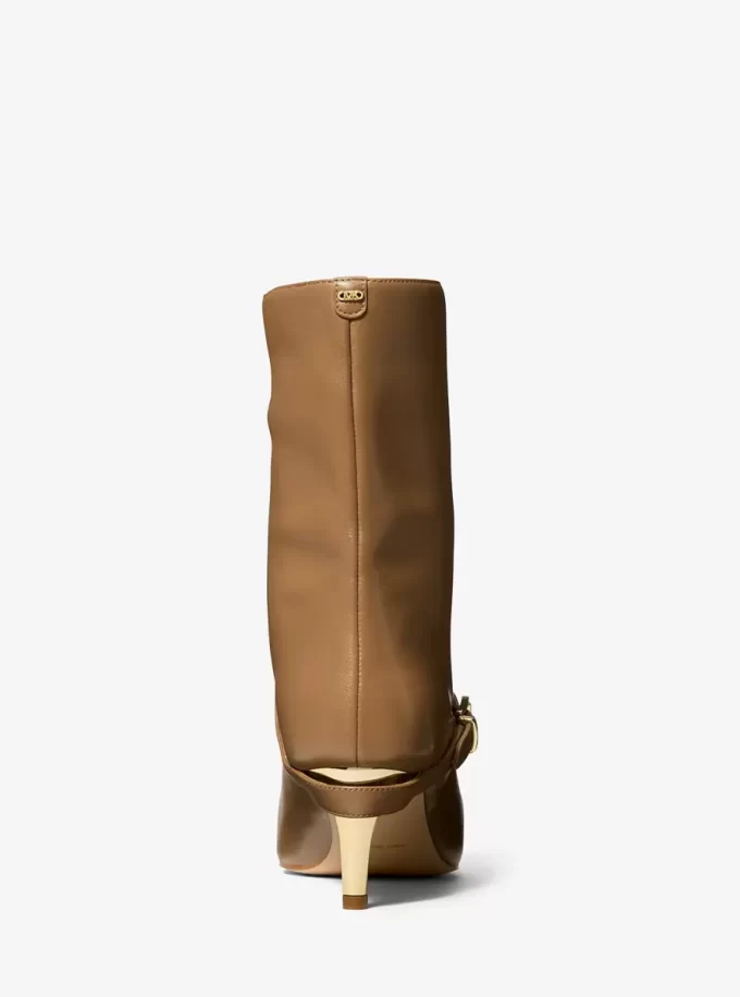 Bota de cuero con hebilla Kasia Bota de cuero con hebilla Kasia