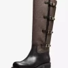 Bota de cuero y con el logotipo de la firma Darrington