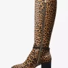 Bota Ella de tacón cuadrado con estampado de leopardo y pelo de becerro Bota Ella de tacón cuadrado con estampado de leopardo y pelo de becerro