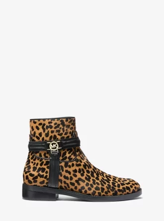 Bota Mindy de piel de becerro con estampado de leopardo
