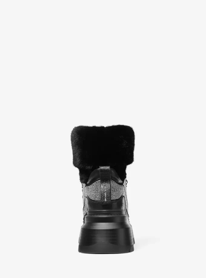 Bota Shiloh adornada con técnica mixta