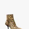 Botín de pelo de becerro con estampado de leopardo Selina Botín de pelo de becerro con estampado de leopardo Selina