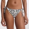Braguita de bikini triangular con estampado floral Braguita de bikini triangular con estampado floral