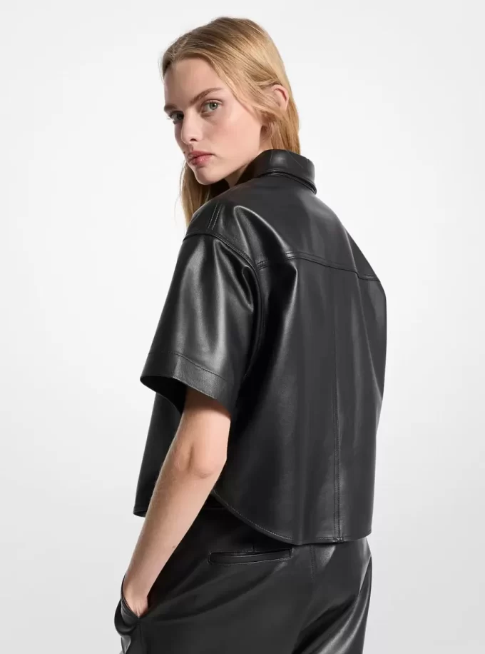 Camisa corta de cuero