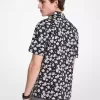 Camisa de campamento de algodón elástico con estampado floral Camisa de campamento de algodón elástico con estampado floral
