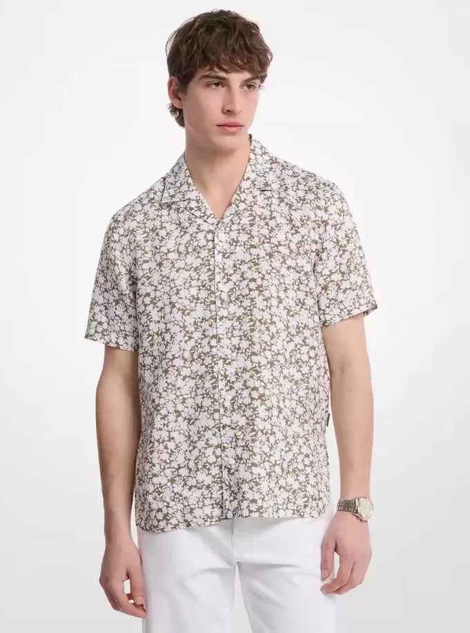 Camisa de lino floral estilo campamento
