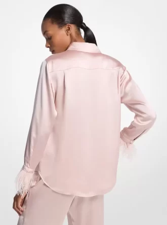 Camisa de pijama de satén con ribete de plumas