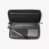 Cartera continental con logotipo de patente grande grabado de Jet Set Cartera continental con logotipo de patente grande grabado de Jet Set