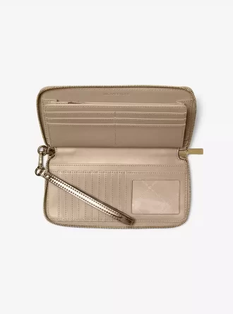 Cartera continental con logotipo metálico grande grabado de Jet Set