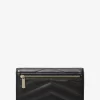 Cartera grande acolchada de tres pliegues Jet Set Travel Cartera grande acolchada de tres pliegues Jet Set Travel
