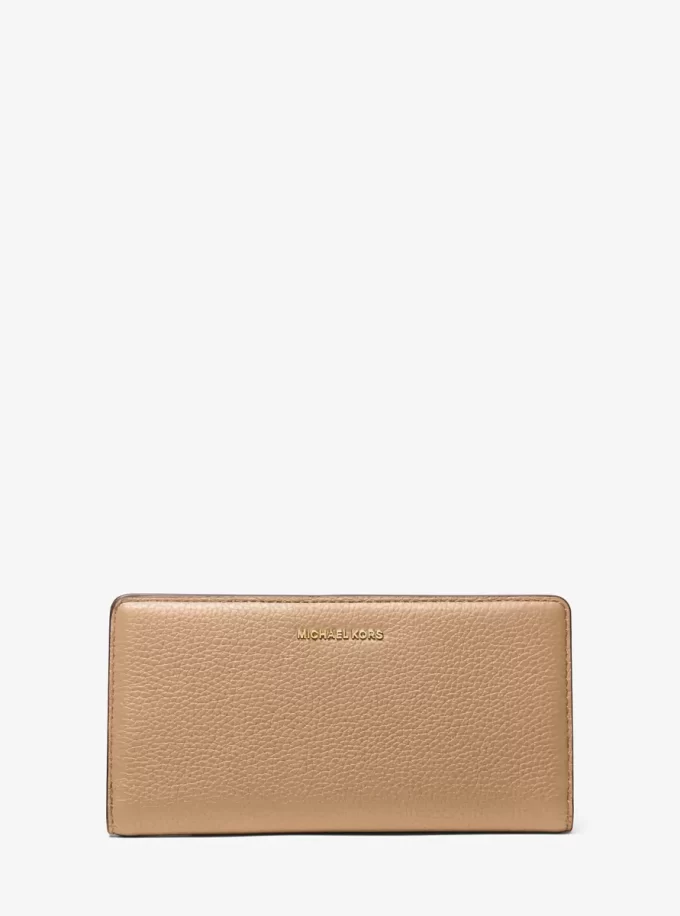 Cartera grande Bryant de piel granulada con cierre a presión Cartera grande Bryant de piel granulada con cierre a presión