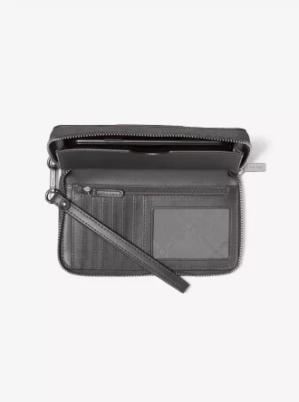 Cartera grande para smartphone con rayas metálicas y el logotipo de la firma Jet Set