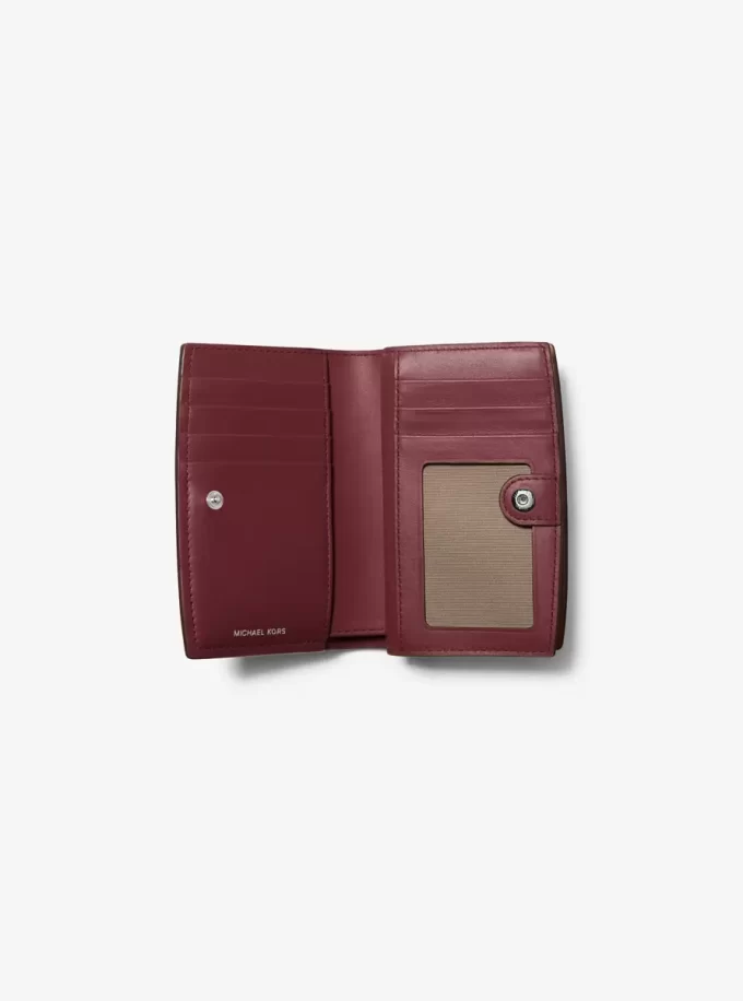 Cartera mediana Bryant de piel granulada Cartera mediana Bryant de piel granulada