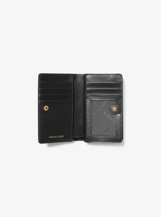 Cartera mediana de piel granulada