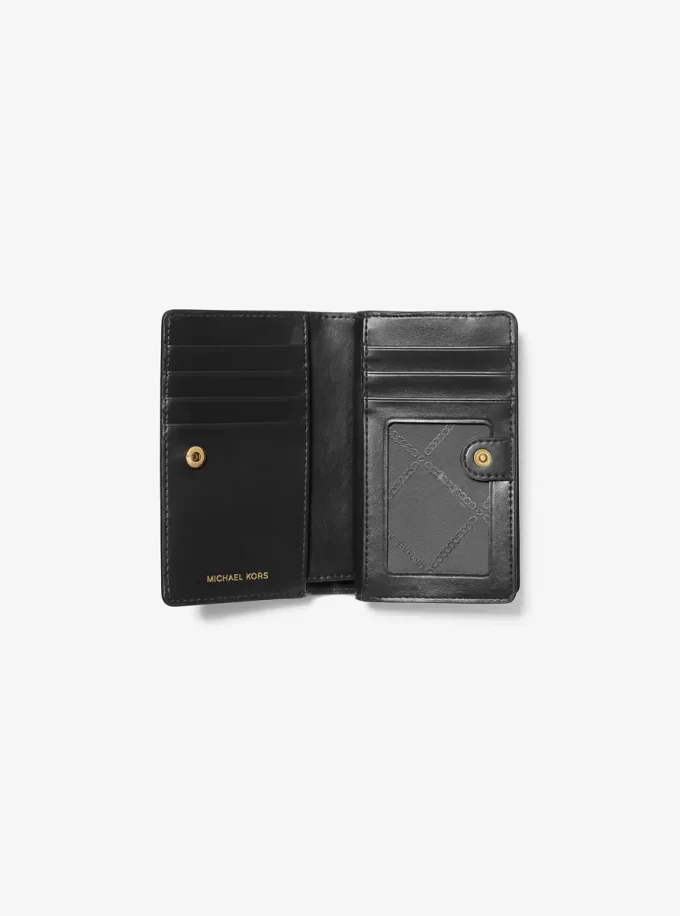 Cartera mediana de piel granulada