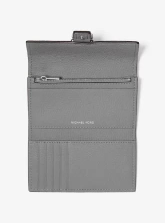 Cartera Nolita mediana de piel granulada con tres pliegues
