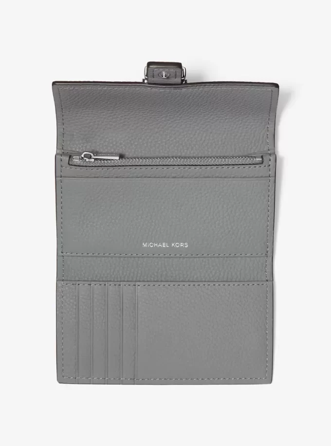 Cartera Nolita mediana de piel granulada con tres pliegues