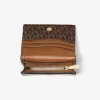 Cartera pequeña con el logo de la firma de Hamilton Moderne