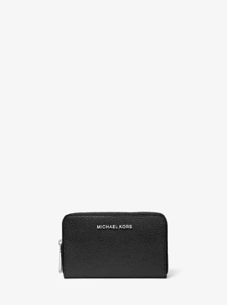 Cartera pequeña de piel granulada