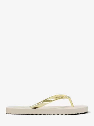 Chanclas con el logotipo de la firma