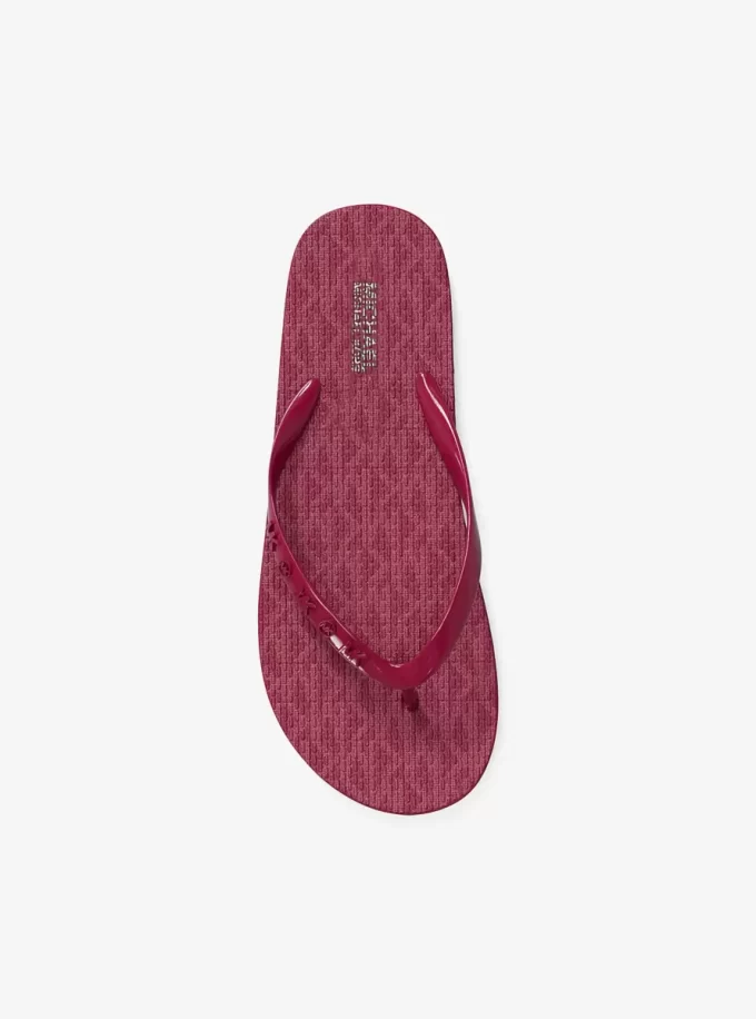 Chanclas con el logotipo de la firma Chanclas con el logotipo de la firma