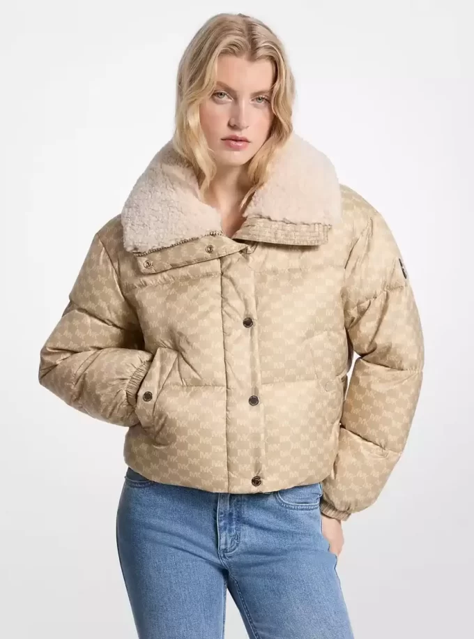 Chaqueta acolchada con estampado del logo y sherpa