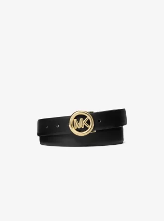 Cinturón de cuero con logotipo