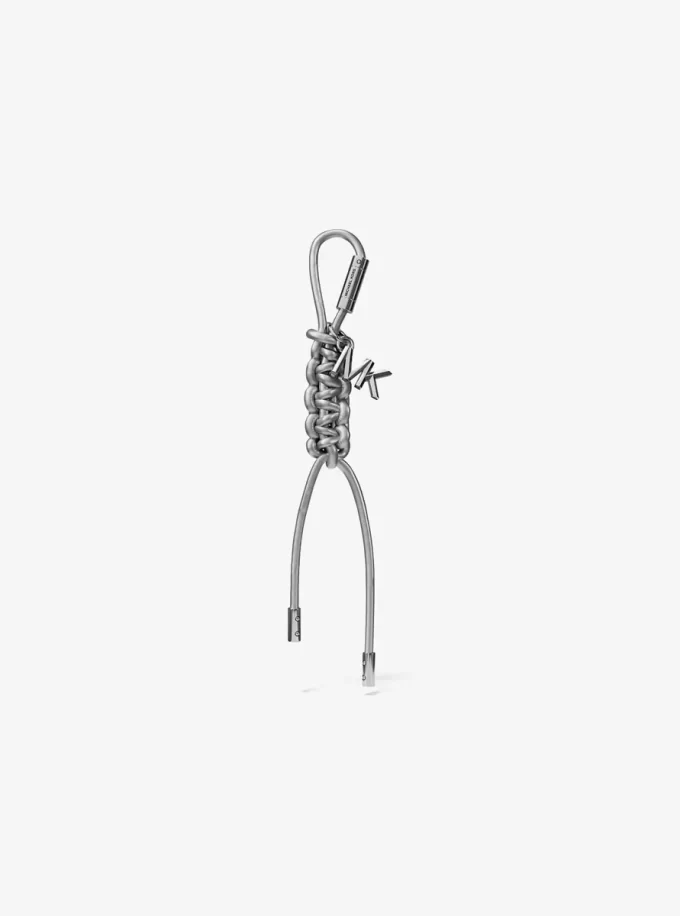 Colgante para bolso de cordón trenzado plateado y metálico Colgante para bolso de cordón trenzado plateado y metálico