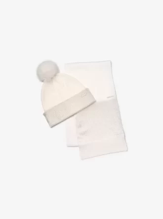 Conjunto de gorro y bufanda de punto adornados