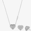 Conjunto de regalo de collar y pendientes con forma de corazón pavé en plata de ley chapada en metal precioso Conjunto de regalo de collar y pendientes con forma de corazón pavé en plata de ley chapada en metal precioso