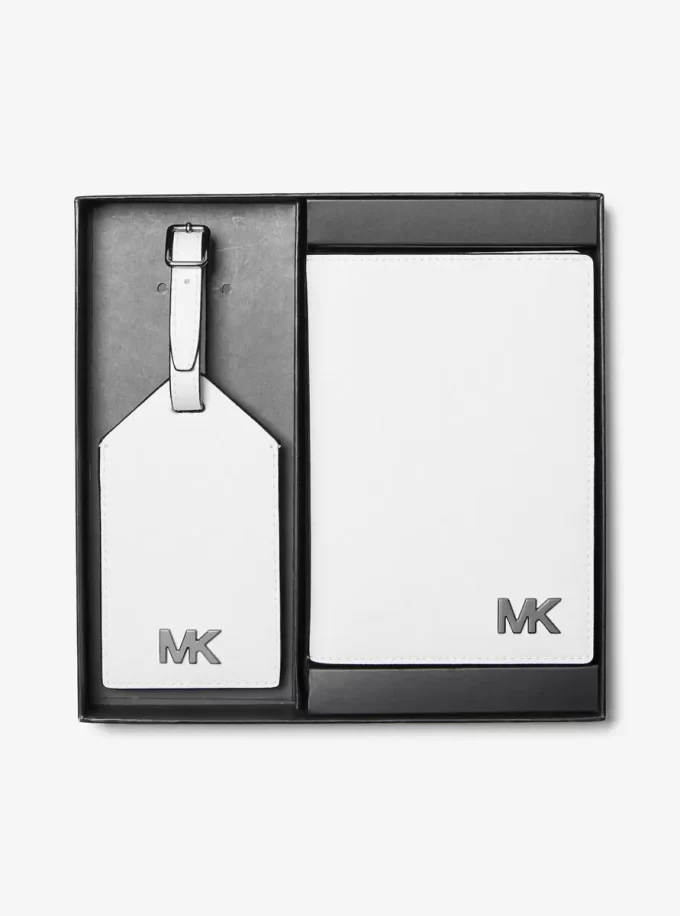 Estuche para pasaporte y juego de etiqueta para equipaje de piel Saffiano Cooper Estuche para pasaporte y juego de etiqueta para equipaje de piel Saffiano Cooper