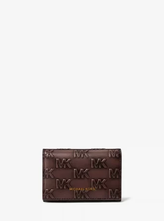 Estuche para tarjetas de piel bruñida con el logotipo de Colby en relieve