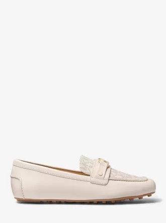Mocasín Mandy de cuero y logotipo de la firma Mocasín Mandy de cuero y logotipo de la firma