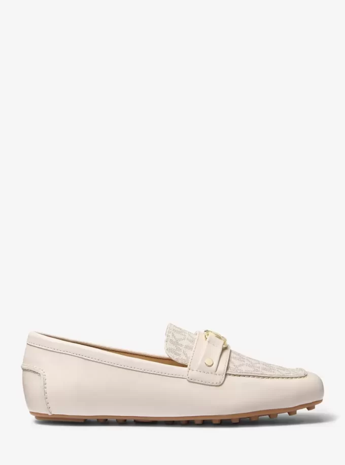 Mocasín Mandy de cuero y logotipo de la firma Mocasín Mandy de cuero y logotipo de la firma
